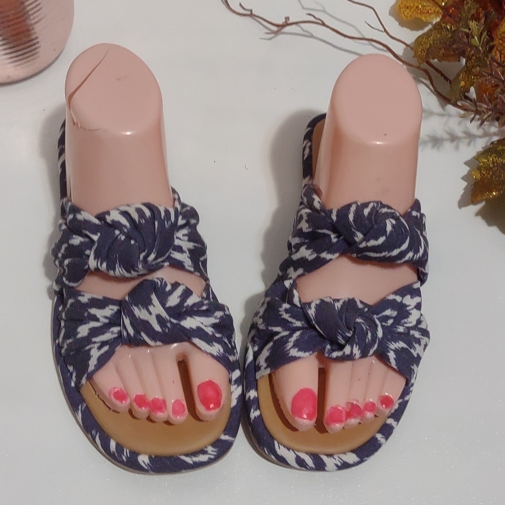 Universal Thread Blue and White Knotted Sandals